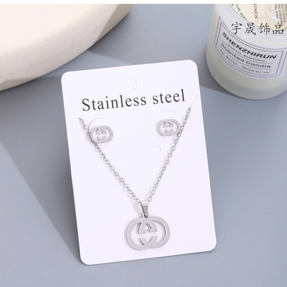 Interlocking Circle Stainless Steel Necklace and Stud Set - Silver